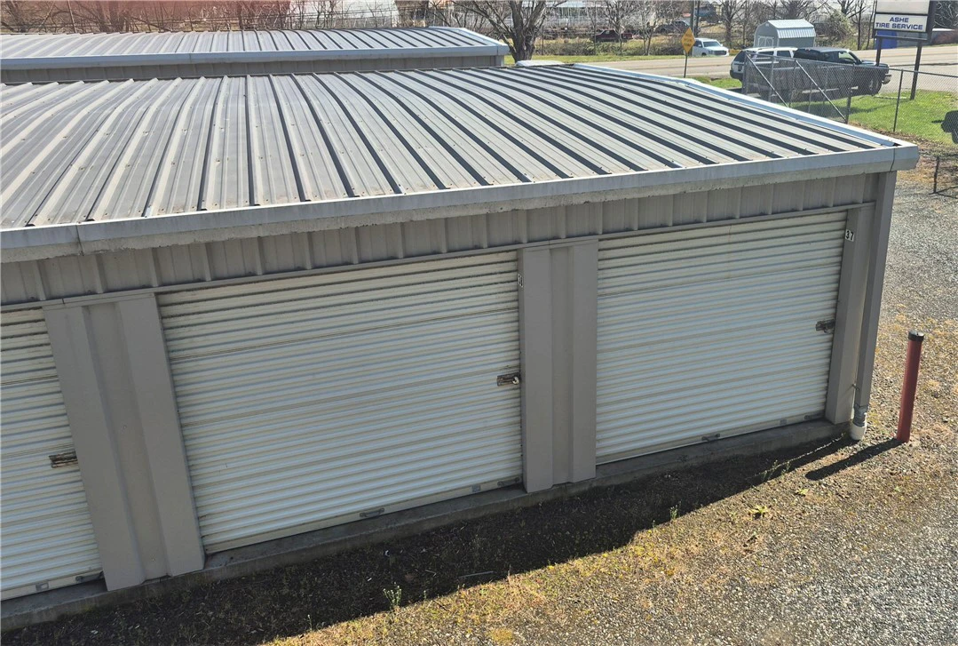 Image number 3 for the current listing