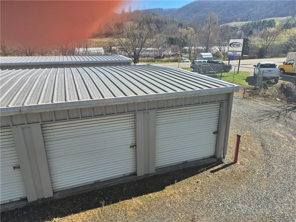 Image number 4 for the current listing