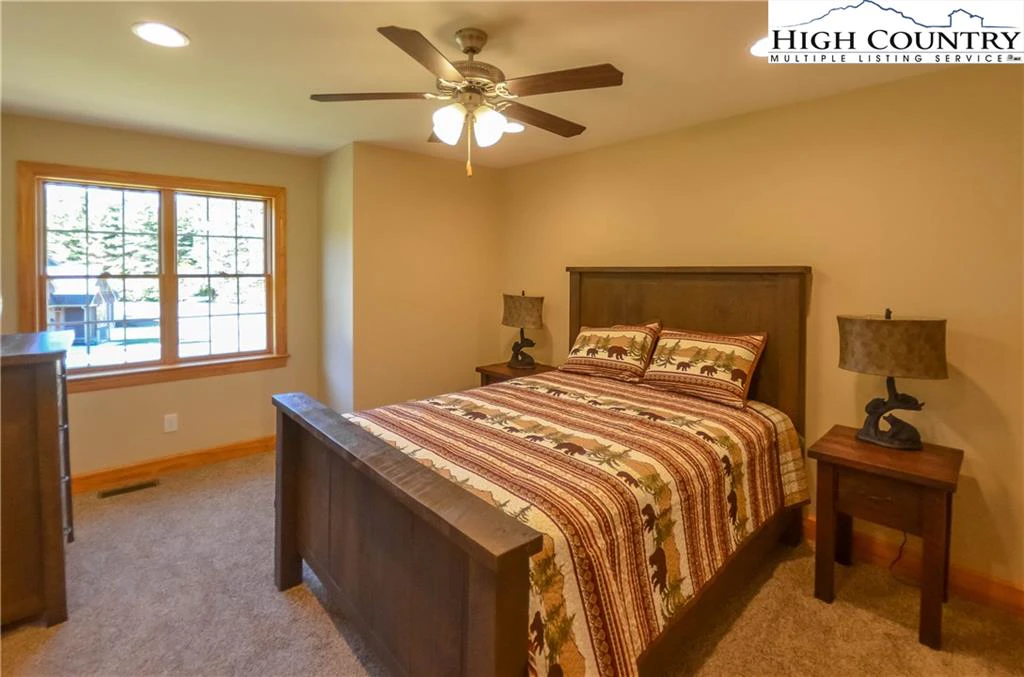 Image number 2 for the current listing