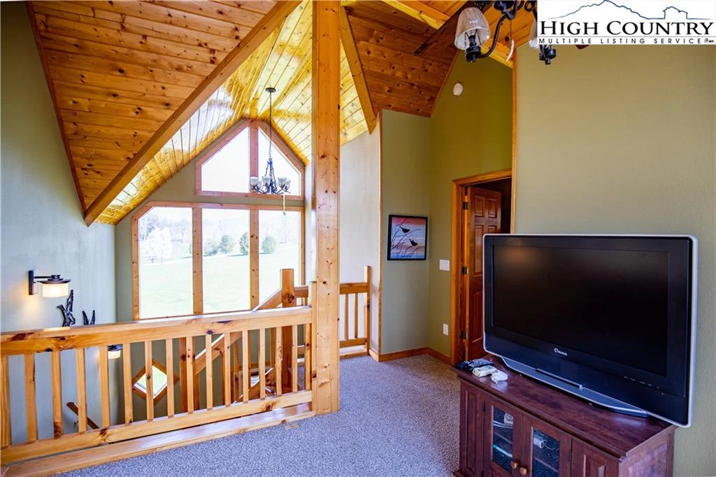 Image number 3 for the current listing