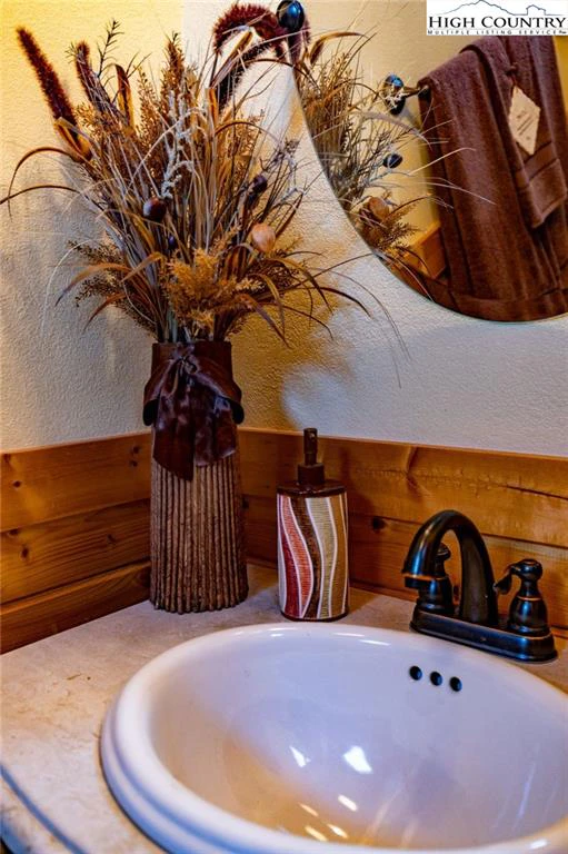 Image number 6 for the current listing