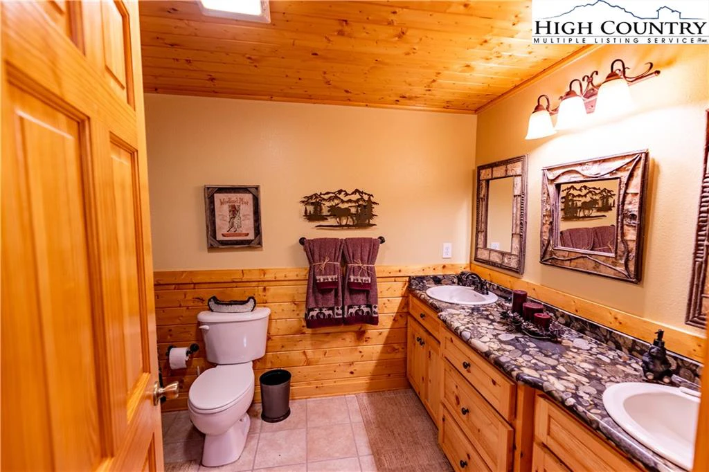 Image number 7 for the current listing