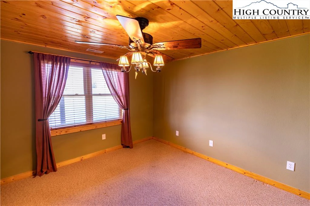Image number 10 for the current listing