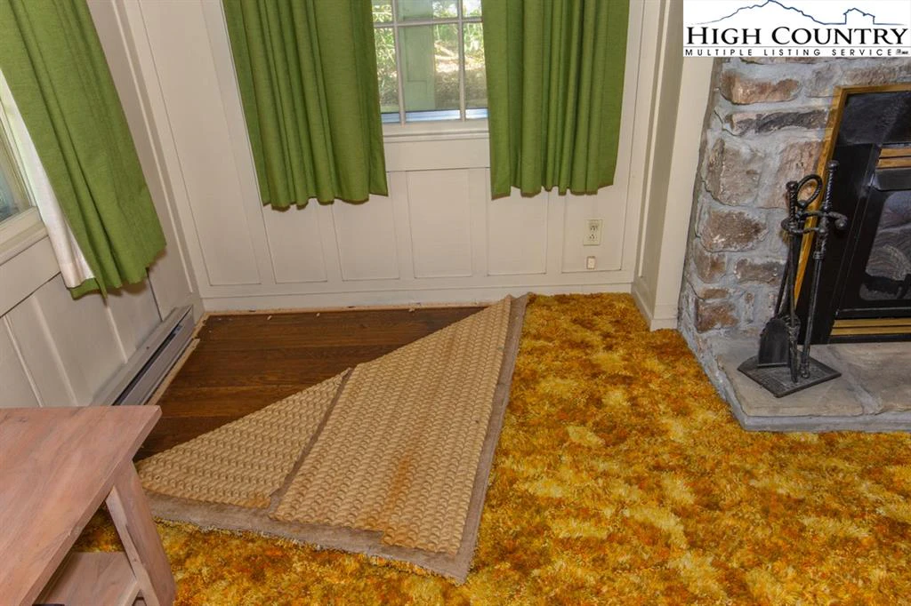 Image number 5 for the current listing
