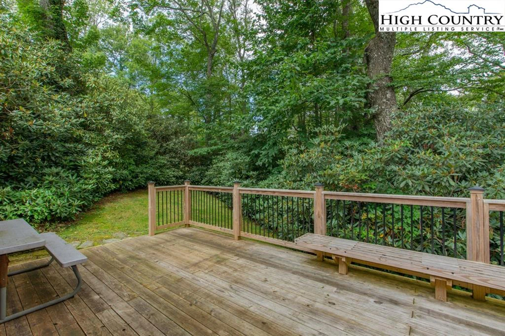 Image number 15 for the current listing