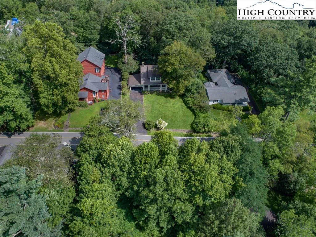 Image number 17 for the current listing