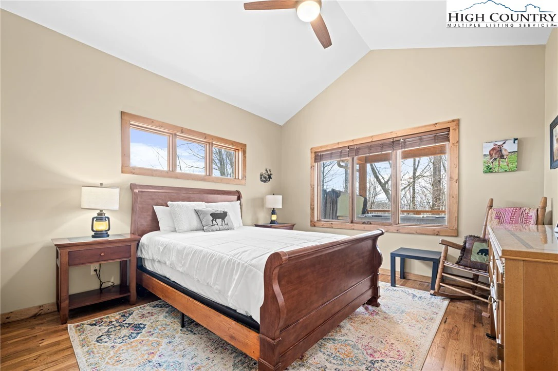 Image number 6 for the current listing