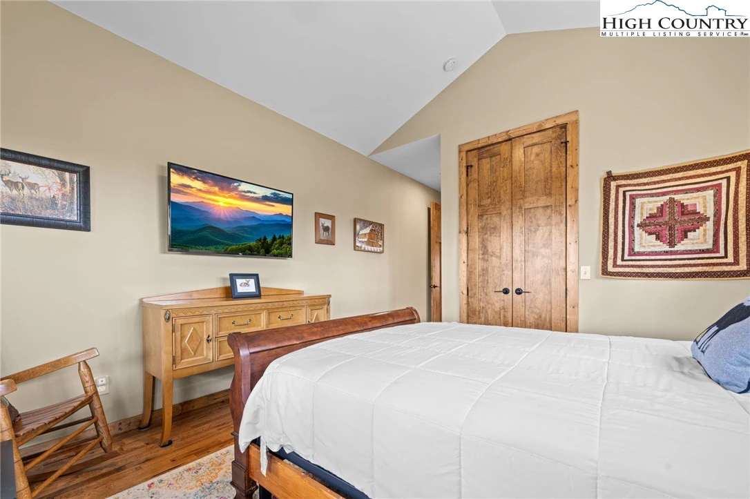 Image number 7 for the current listing