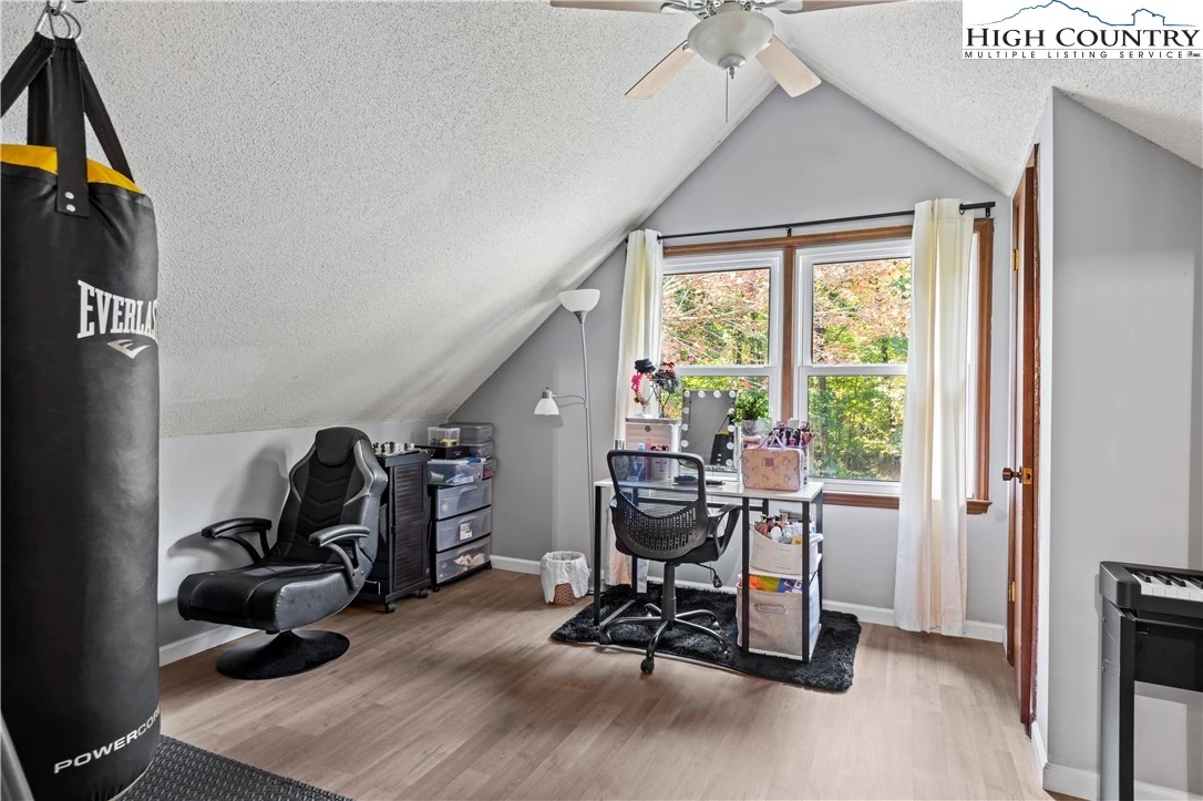 Image number 6 for the current listing