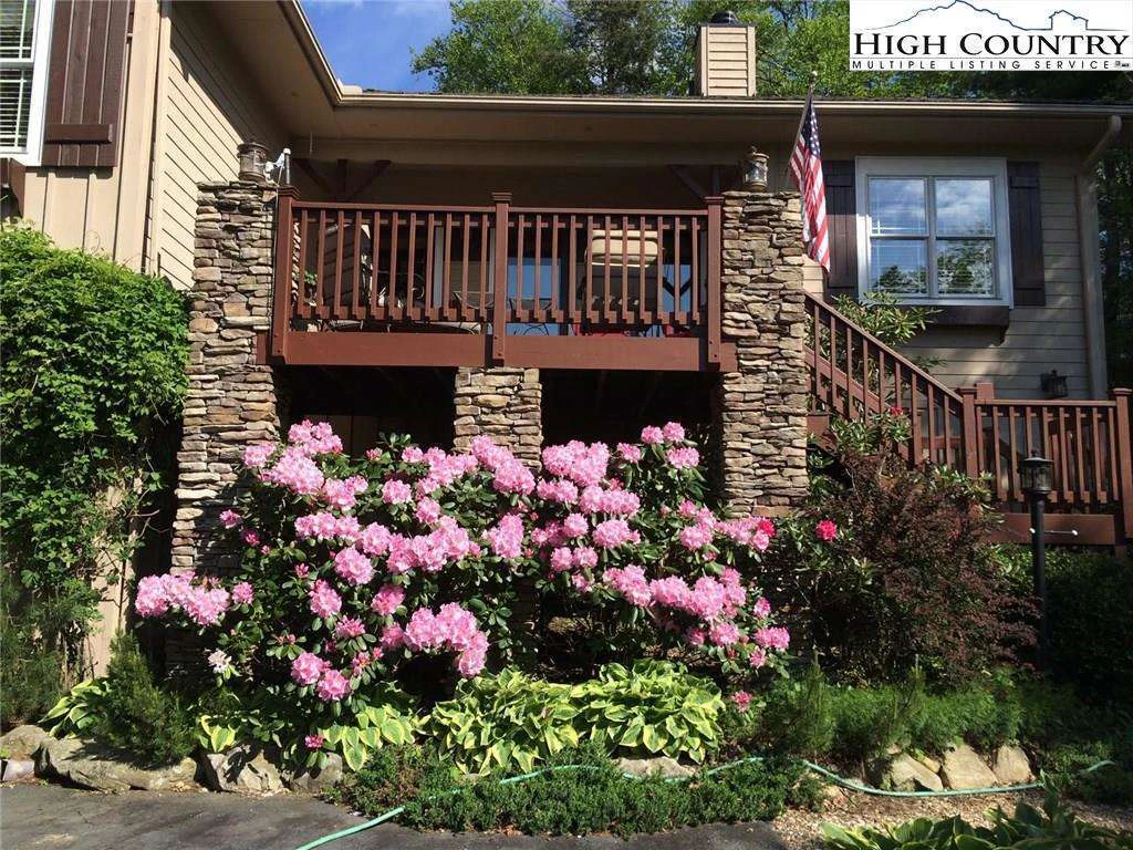 Image number 1 for the current listing