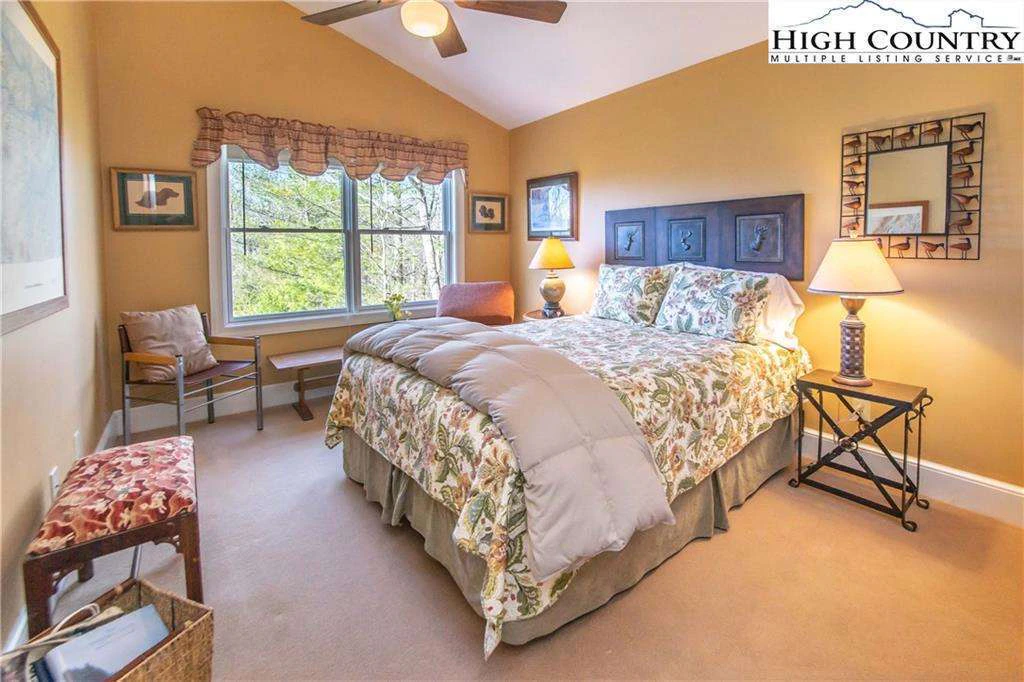 Image number 6 for the current listing