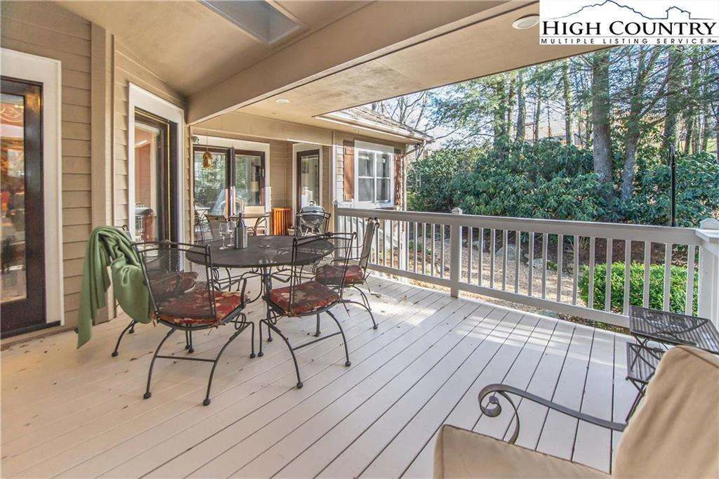 Image number 9 for the current listing