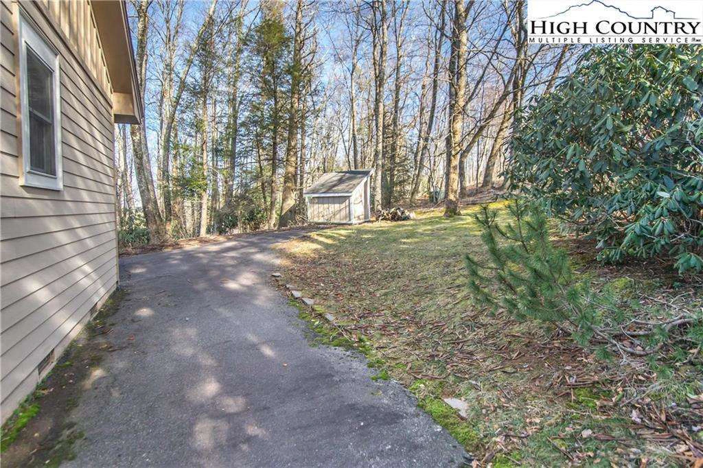 Image number 14 for the current listing