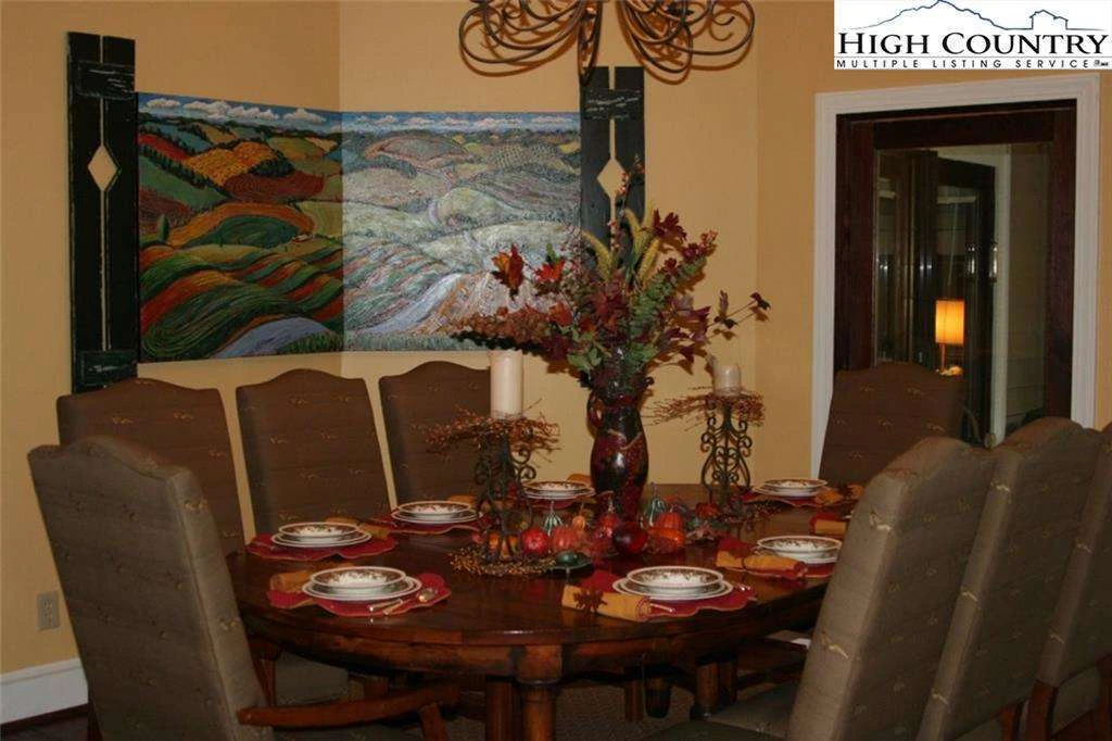 Image number 20 for the current listing