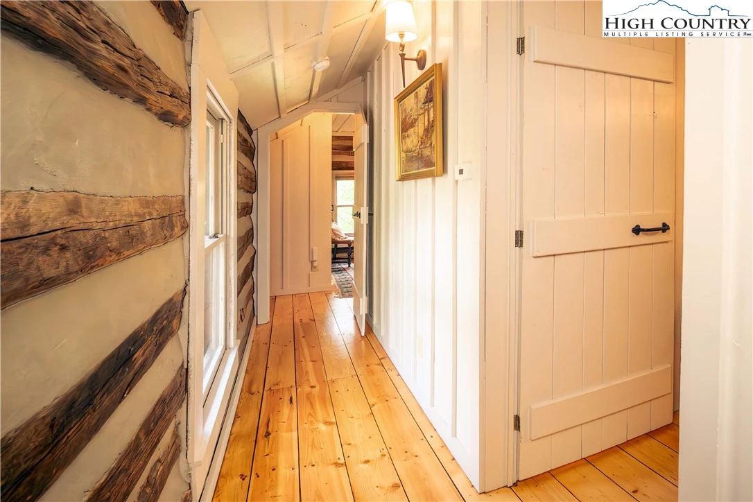Image number 5 for the current listing