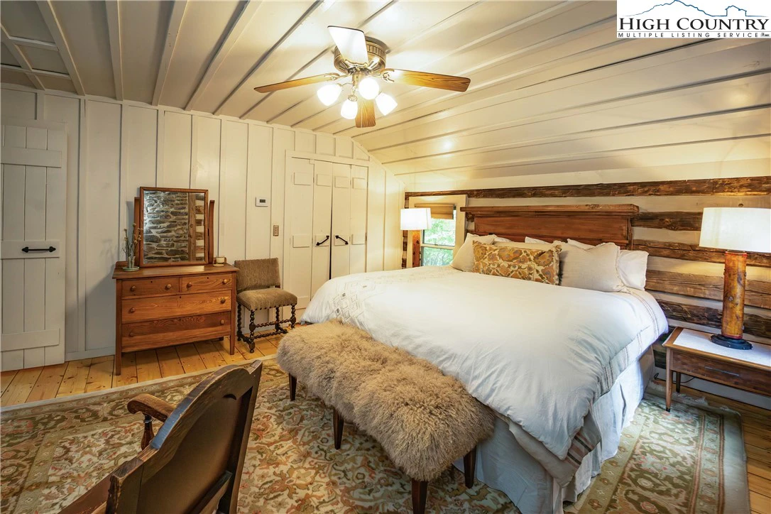 Image number 7 for the current listing