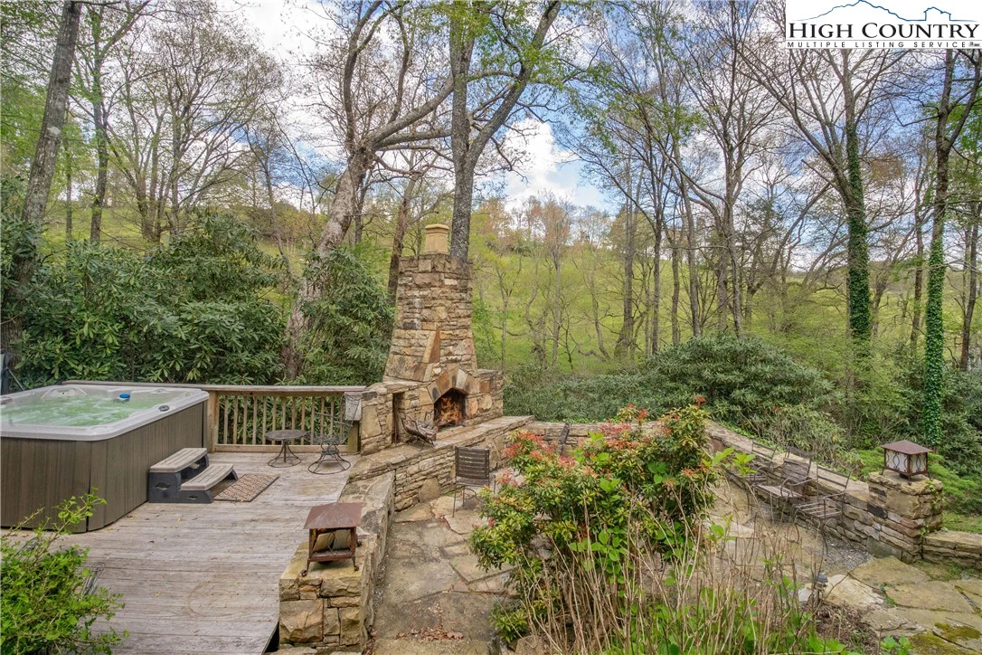 Image number 17 for the current listing
