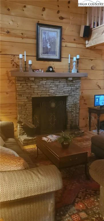Image number 4 for the current listing