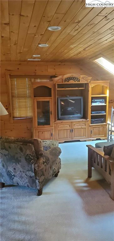Image number 5 for the current listing
