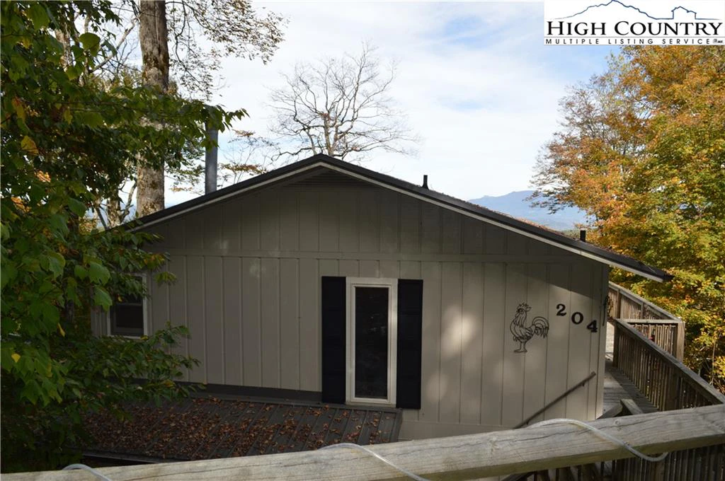 Image number 1 for the current listing