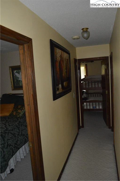 Image number 4 for the current listing