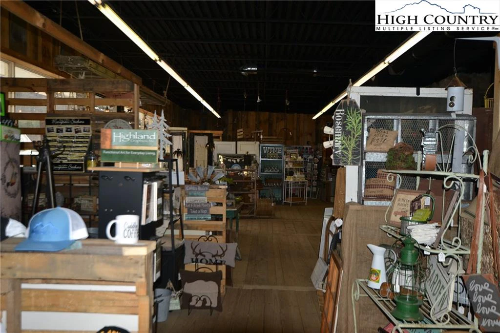 Image number 7 for the current listing