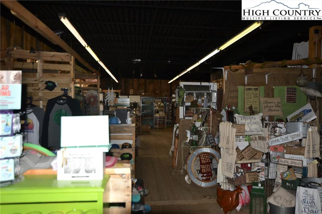 Image number 6 for the current listing