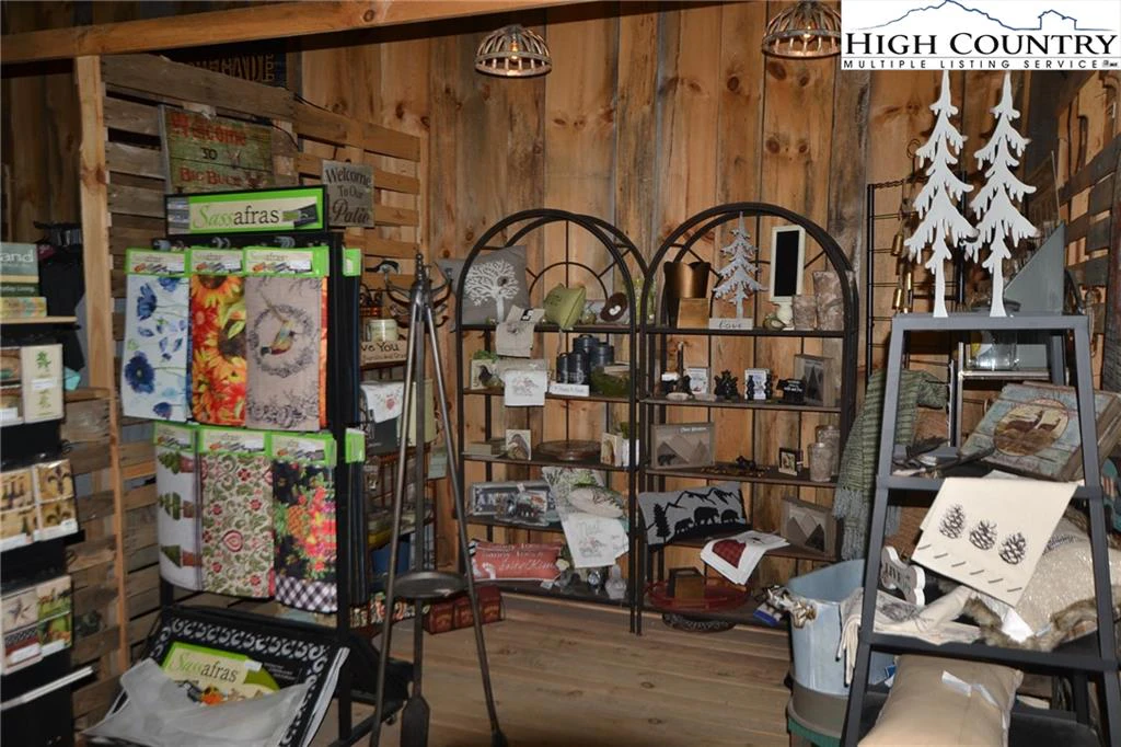 Image number 5 for the current listing