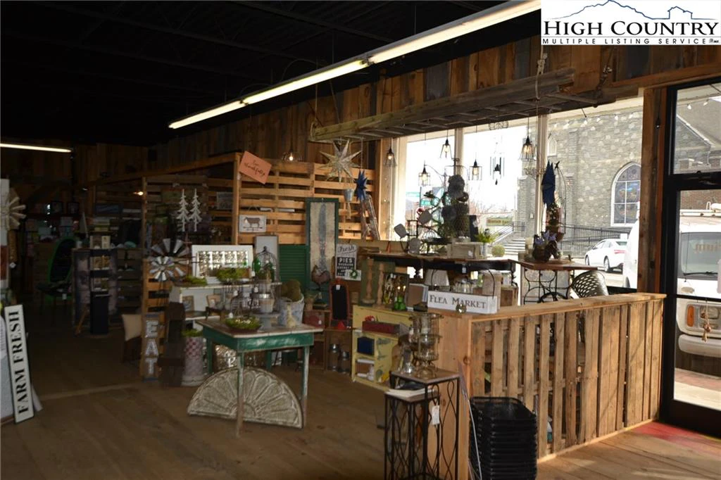 Image number 3 for the current listing