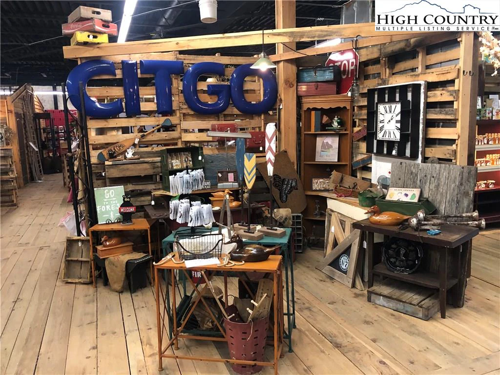 Image number 11 for the current listing
