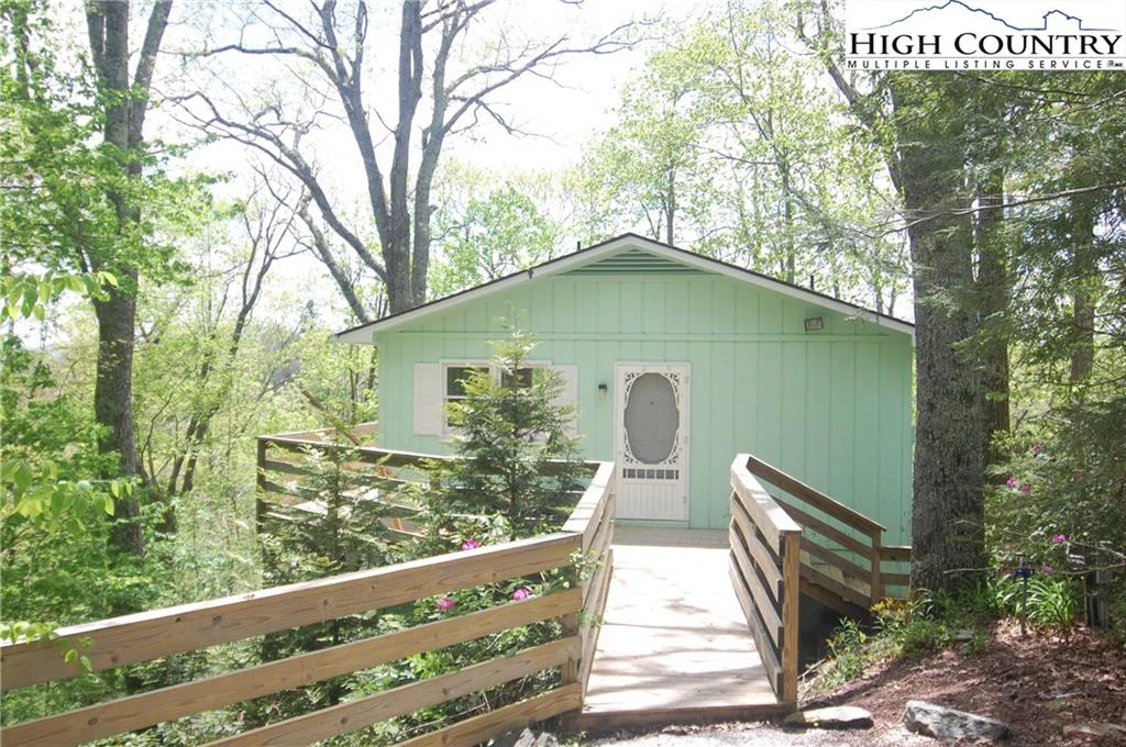 Image number 1 for the current listing