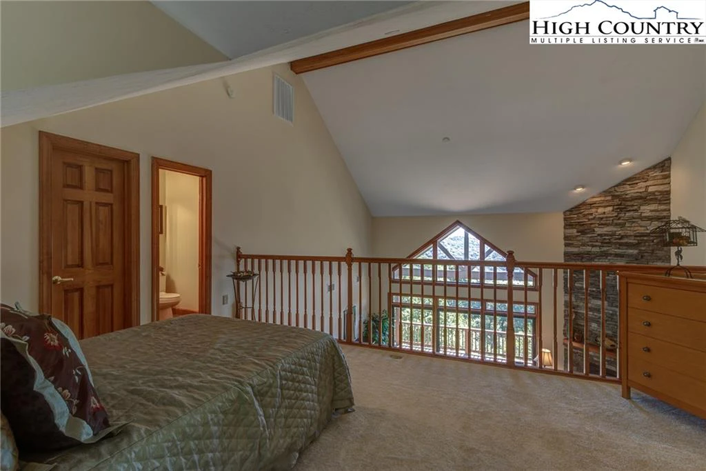 Image number 8 for the current listing