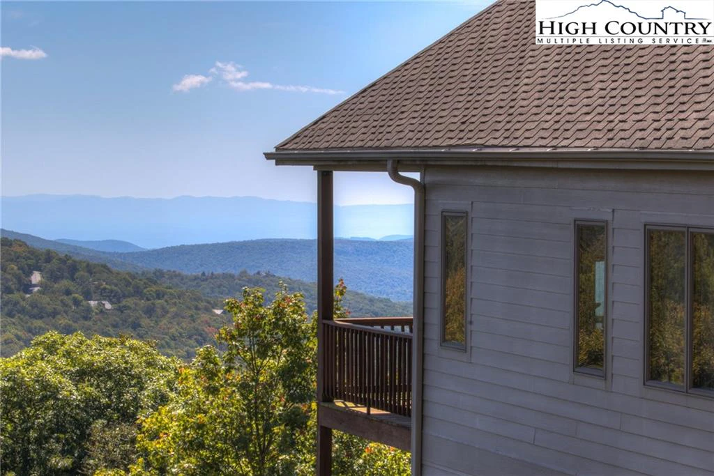Image number 4 for the current listing