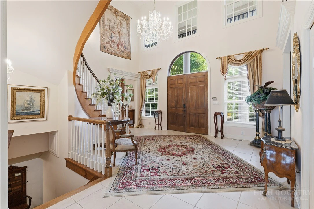 Image number 2 for the current listing