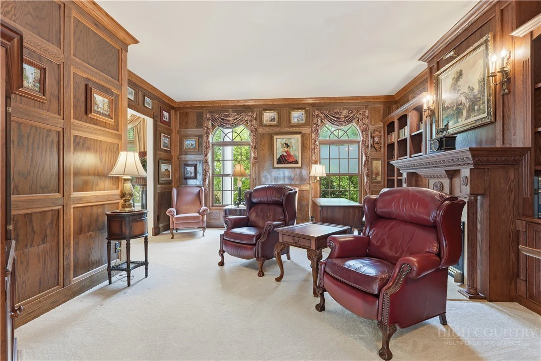 Image number 3 for the current listing