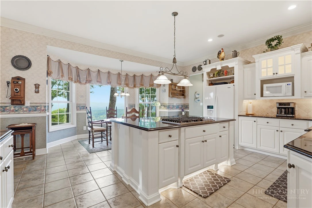 Image number 9 for the current listing