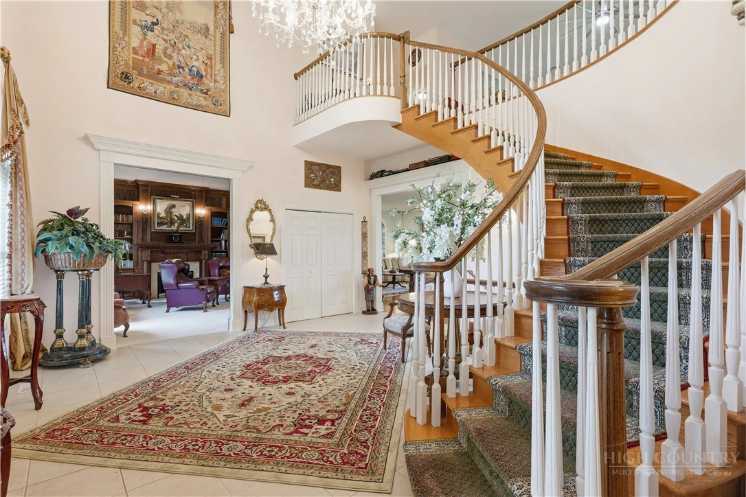 Image number 22 for the current listing