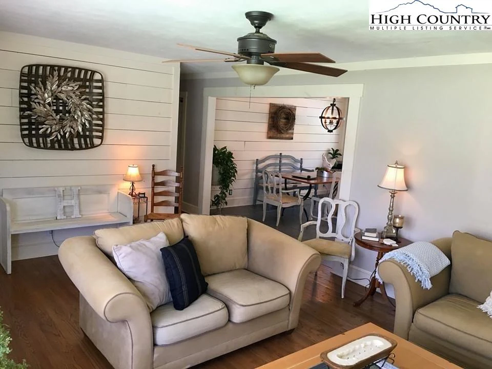 Image number 9 for the current listing