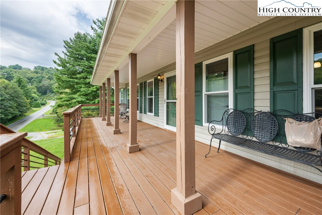 Image number 14 for the current listing