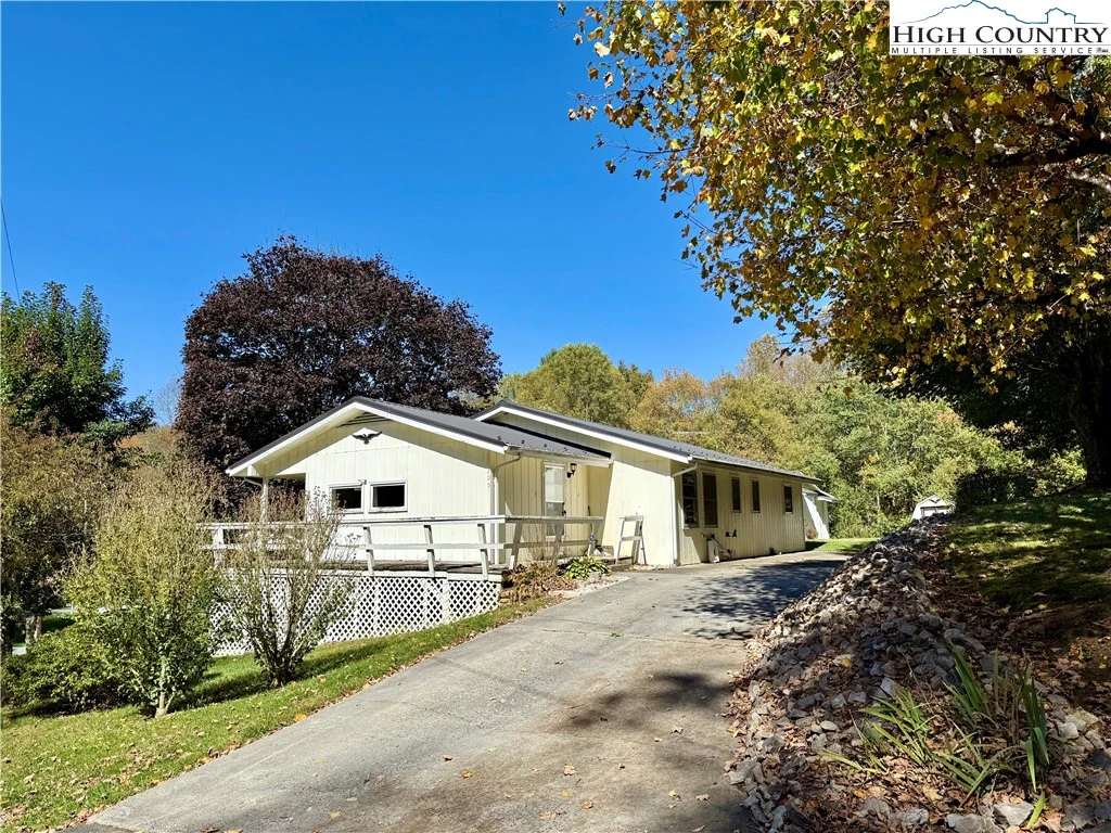 Image number 20 for the current listing