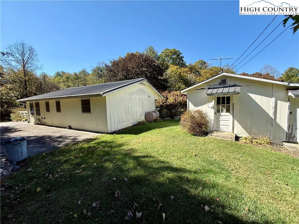 Image number 19 for the current listing