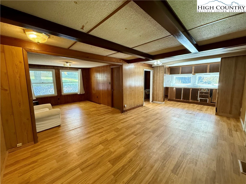 Image number 2 for the current listing