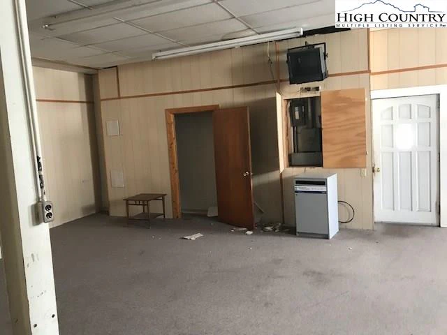 Image number 7 for the current listing