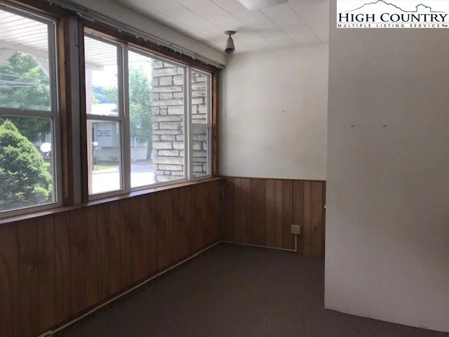 Image number 10 for the current listing