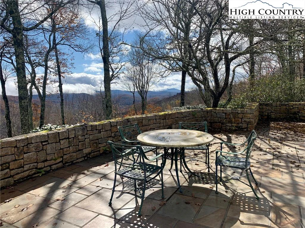 Image number 3 for the current listing