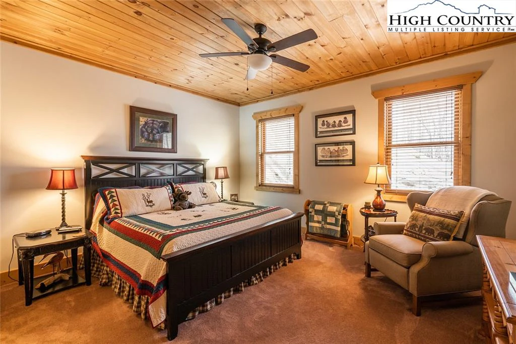 Image number 3 for the current listing
