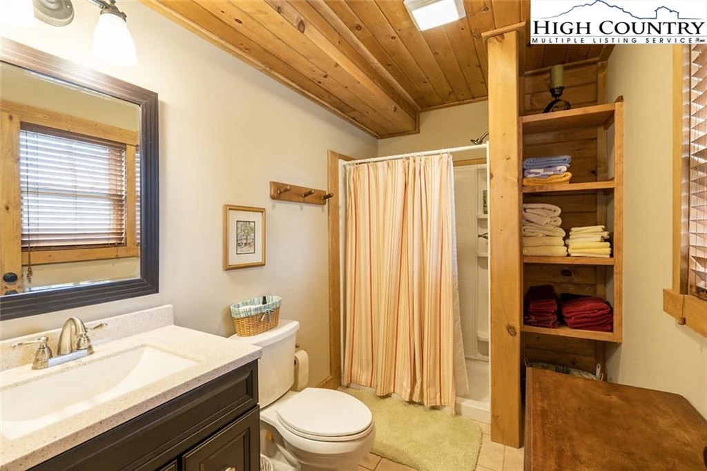 Image number 7 for the current listing