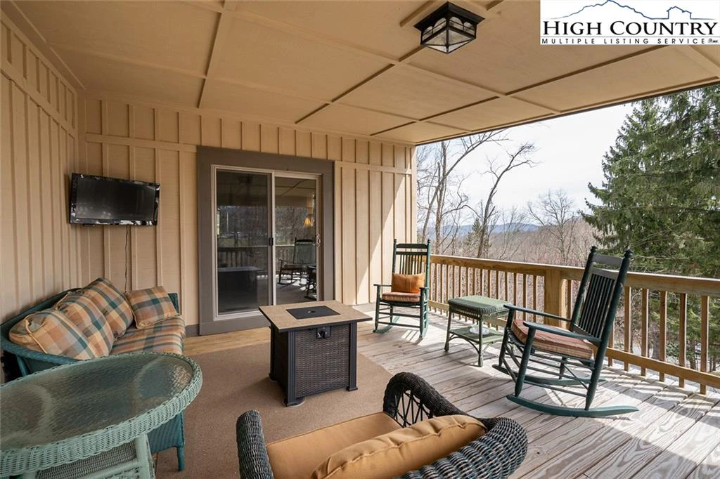 Image number 2 for the current listing