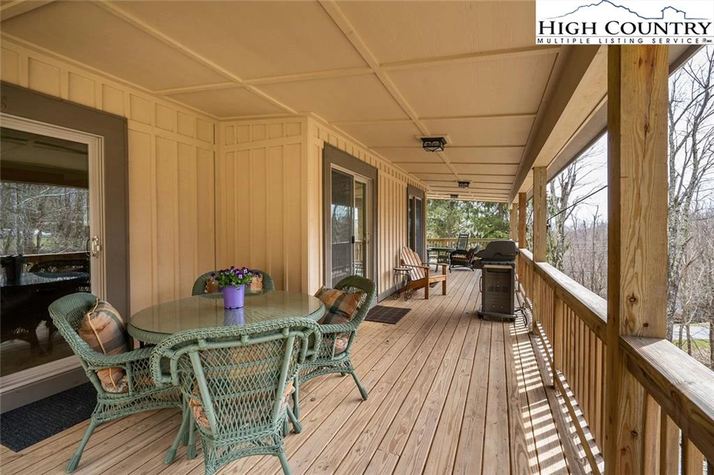 Image number 11 for the current listing