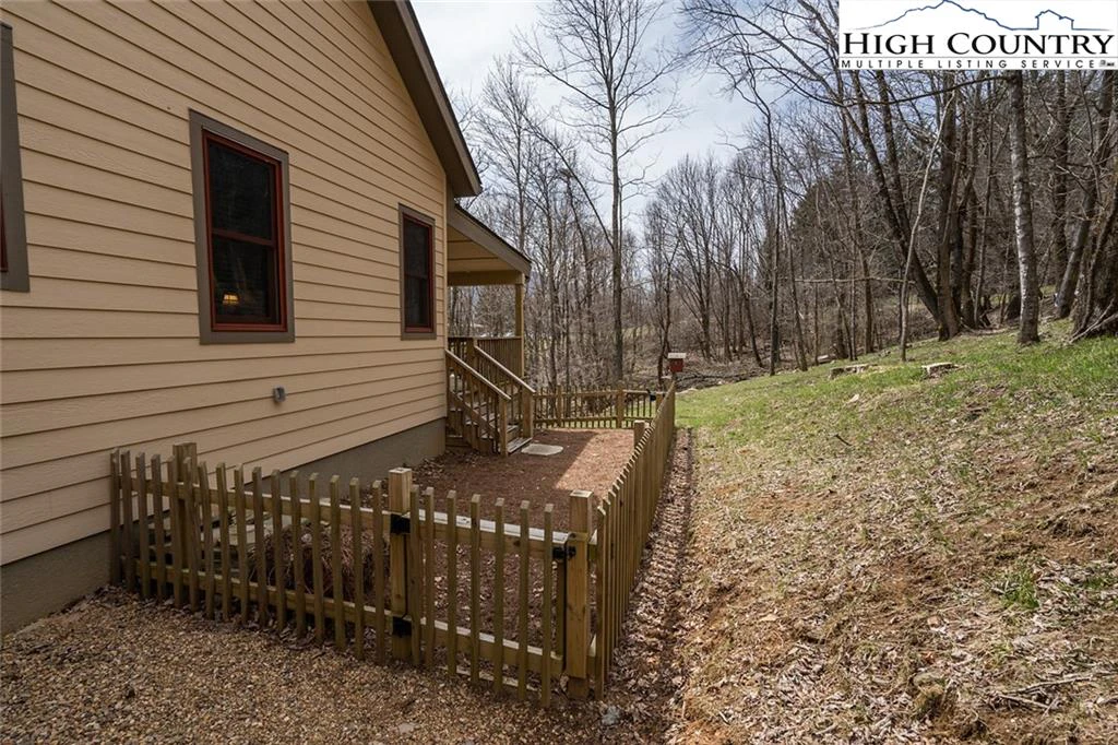 Image number 13 for the current listing